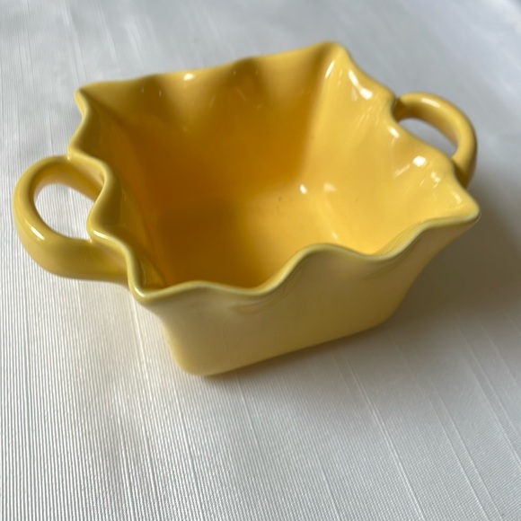 BIA ruffled edge Ramekin yellow square w handles - Picture 1 of 7